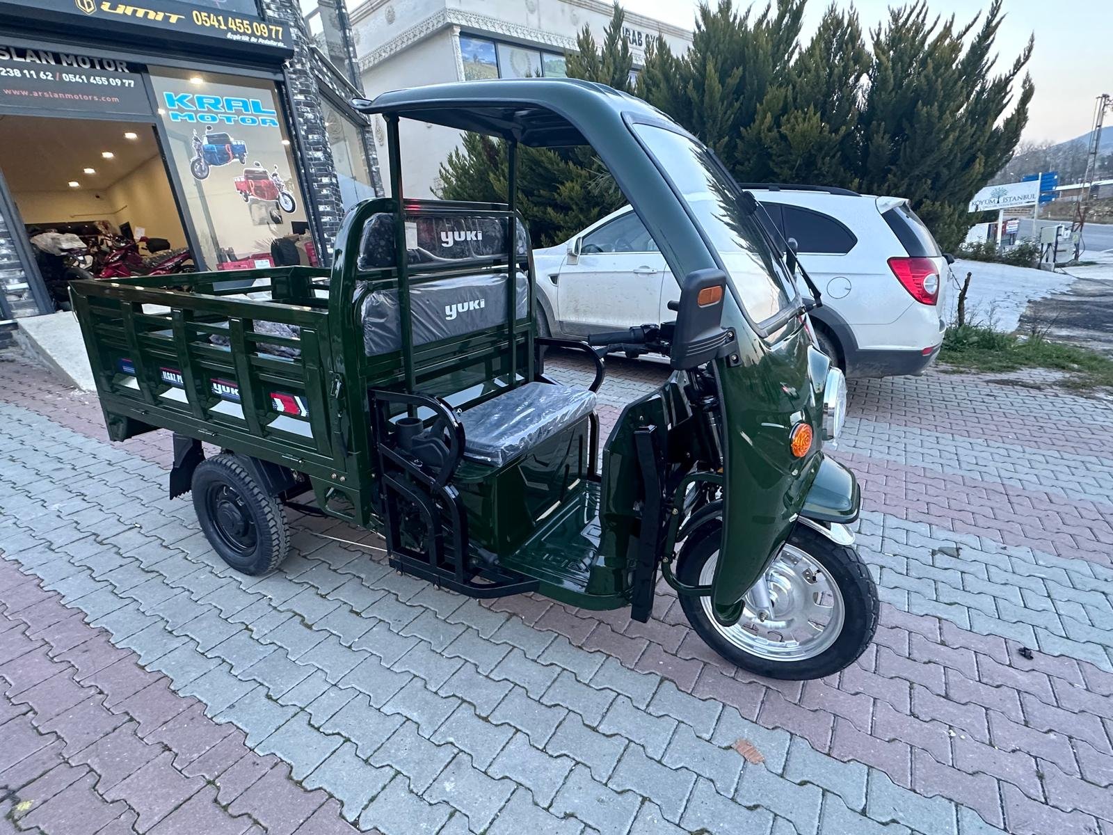 YUKİ ILGAZ PLUS 3 TEKERLEKLİ ELEKTRİKLİ 72V KABİNLİ YEŞİL (3000 WATT) - Görsel 2