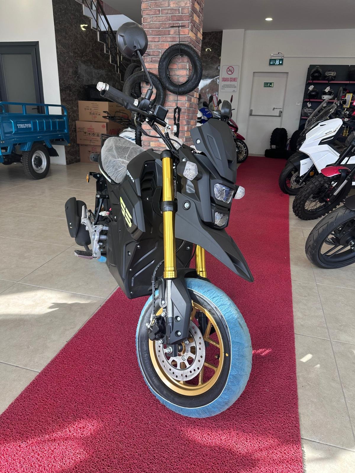 YUKİ HAMMER 50 CC B EHLİYET KULLANIR