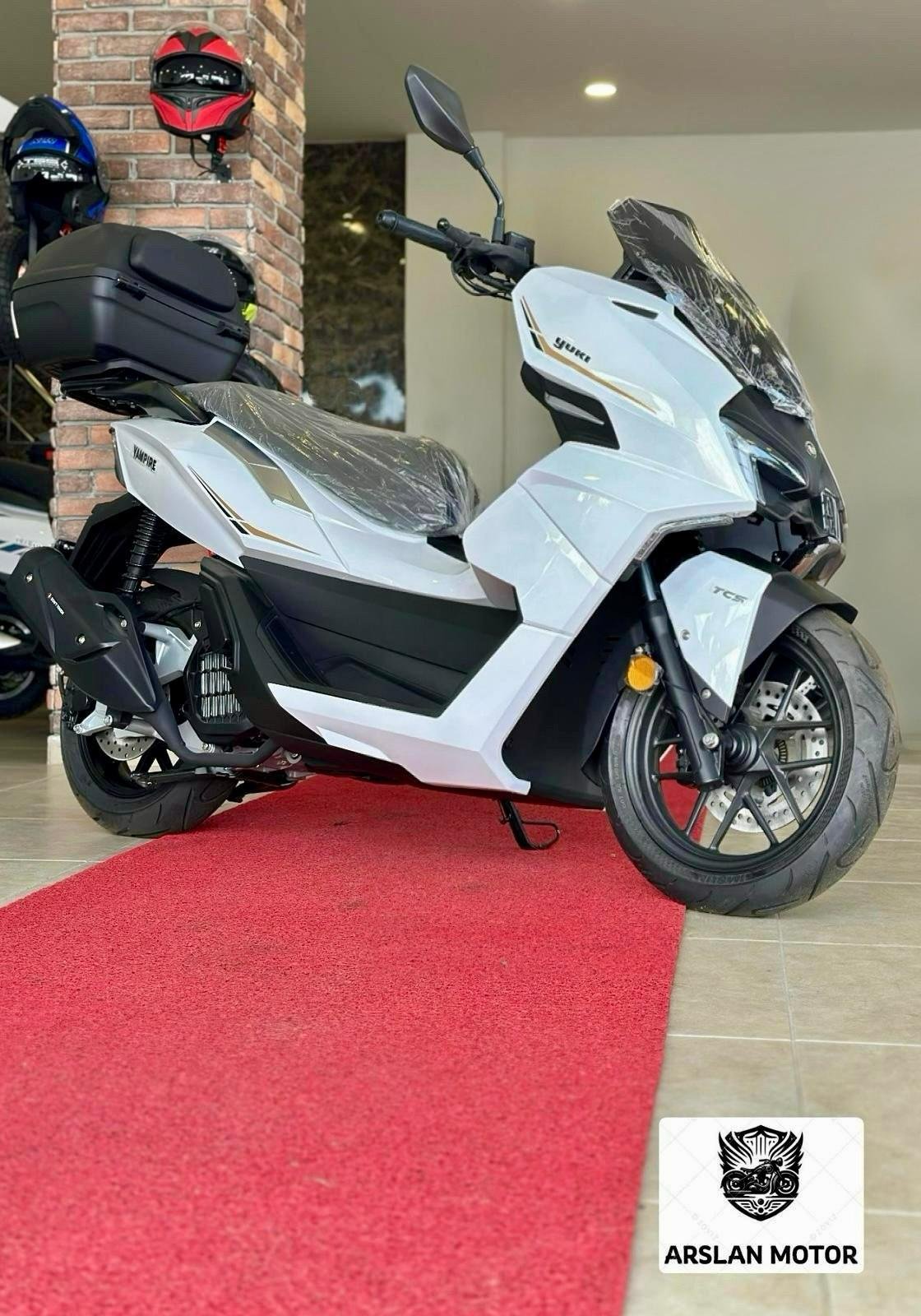 YUKİ VAMPİRE 125 CC SU SOĞUTMALI ÇANTA HEDİYELİ - Görsel 2